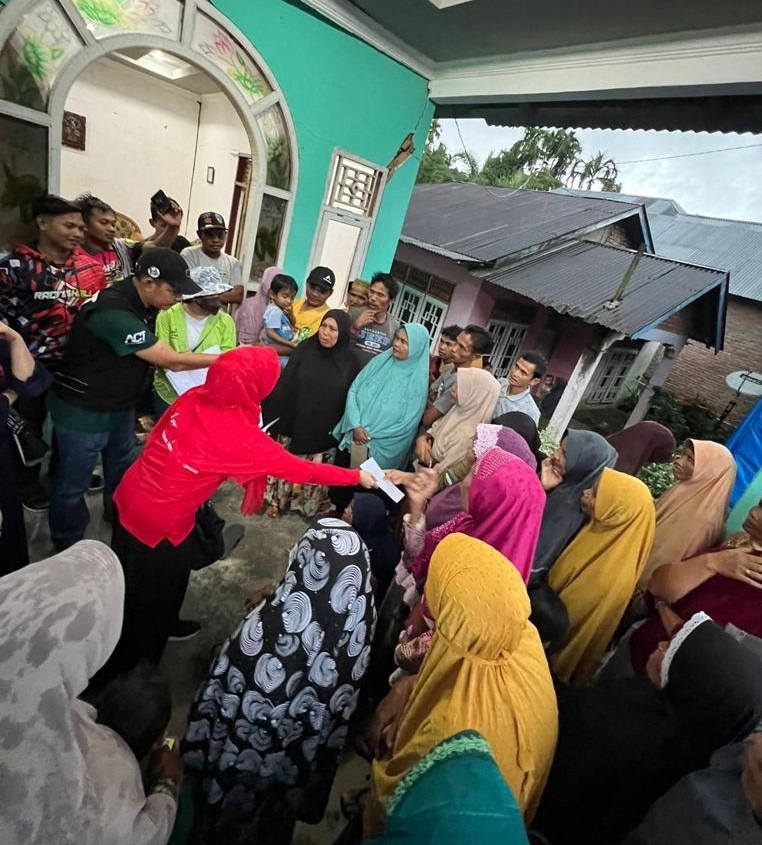 IJP-saat-kegiatan-santunan-kaum-duafa-dan-berbagi-bersama-anak-yatim-foto-dok-pri