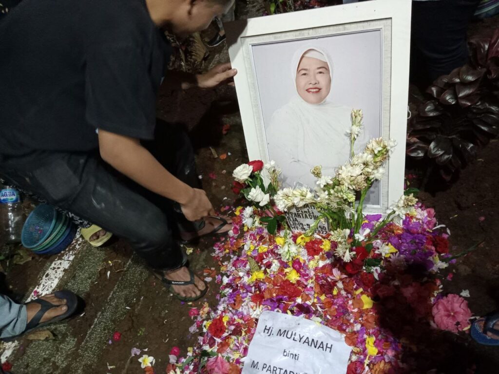 Ibunda-Desy-Ratnasari-Mulyanah-foto-ist