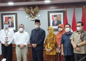 Kepala-BRIN-Dr.-Mego-Pinandito-M.Eng-bersama-Gubernur-Sumbar-Mahyeldi-foto-humas