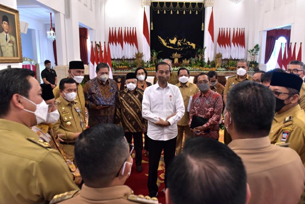 Pertemuan-Presiden-RI-Joko-Widodo-dengan-28-kepala-daerah-se-Indonesia-juga-diikuti-secara-tatap-muka-dan-maya-foto-Ist