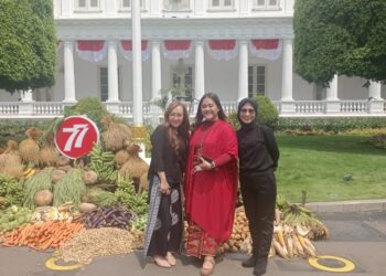 Winda-bersama-teman-teman-JBI-di-Istana-Negara-foto-dok-pri.