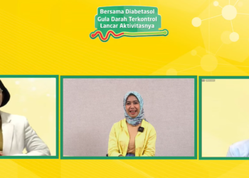 Dr.-dr.-Fatimah-Eliana-Taufik-Sp.PD-K-EMD-FINASIM-ka-dan-dr.-Ekky-M.-Rahardja-MS-Sp.GK-ki-pemaparannya-Live-Webinar-Bersama-Diabetasol-Gula-Darah-Terkontrol-Lancar-Aktivitasnya
