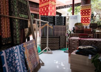 Kain-Tradisional-etnik-yang-_chic-foto-Humas