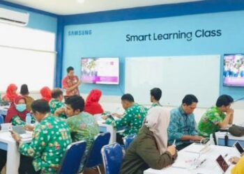 Rangkaian-program-Samsung-Smart-Learning-Class-SSLC-kali-ini-adalah-pembekalan-bagi-guru-guru-di-madrasah
