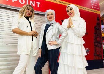 Azura-Pedora-saat-tampil-di-Makassar-bersama-Khairat-KDI