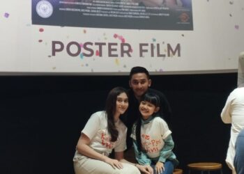 Denira-Wiraguna-bersama-pemain-film-Kartu-Pos-Wini-ft-Ist
