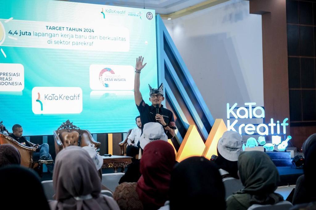 Menparekraf-Sandiaga-Salahuddin-Uno-mendorong-terbentuknya-ekosistem-ekonomi-kreatif-di-Kota-Padang-Panjang-Sumatra-Barat-melalui-program-Kabupaten-Kota-Ka-Ta-Kreatif-2023