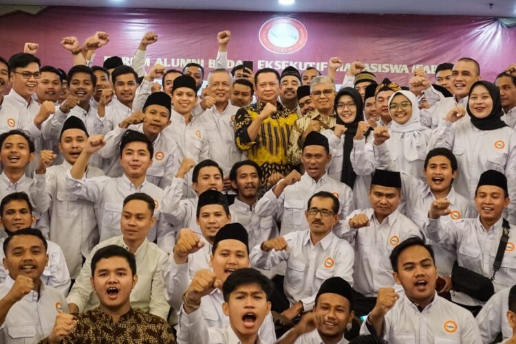 ukuhkan-Dewan-Pimpinan-Pusat-Forum-Alumni-Badan-Eksekutif-Mahasiswa-Ketua-MPR-RI-Bamsoet-Ajak-Wujudkan-Pemilu-Damai-dan-Bahagia