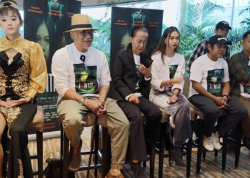 Tio-Pakusadewo-bersama-Ingrid-Widjanarko-Yuki-Kato-dan-pemain-lantai-4-foto-Dudut-Suhendra-Putra