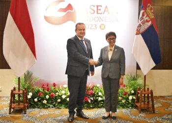Menlu-RI-Retno-Marsudi-bertemu-dengan-Menlu-Serbia-Ivica-Dacic-di-KTT-ASEAN-foto-Kemenlu-Abi