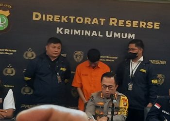 Kabid-Humas-Metro-Jaya-Kombes-Ade-Ary-bersama-Ditreskrimun-Kombes-Pol-Wira-Satya-Triputra-ft-Cakraline