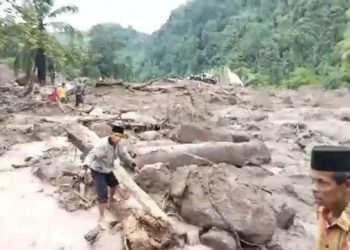 Banjir-dan-longsor-di-Langgai-Kecamatan-Sutera-Kabupaten-Pesisir-Selatan-Jumat-8-3-2024.-Foto-BPBD-Pesisir-Selatan