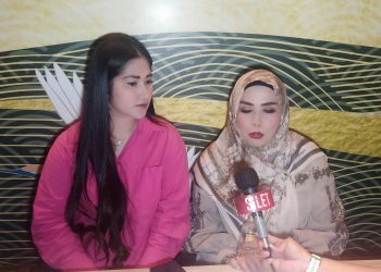 Icha-Annisa-Faradila-baju-pink-saat-memberikan-klarifikasi-soal-tuduhan-santet-terhadap-Stevie-Agnecya