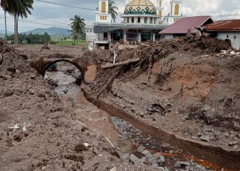 Masih-berdiri-jembatan-sungai-Manungal-di-Jorong-dusun-tuo-Nagari-Limo-Kaum-Tanah-Datar-foto-Ist