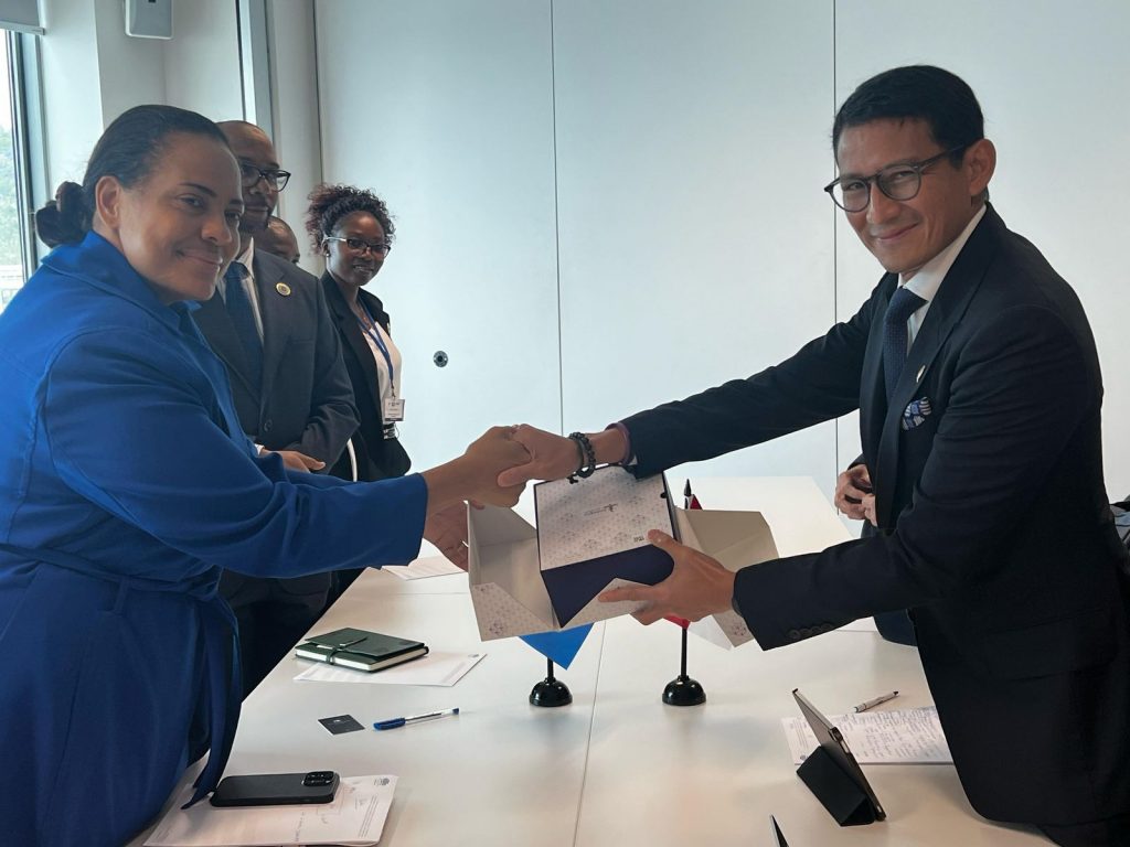 Sandiaga-Uno-bertemu-dengan-sejumlah-perwakilan-negara-peserta-Executive-Council-UN-Tourism-Meeting-di-Barcelona-ft-Ist