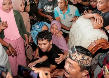 Kebahagian-Pegi-Setiawan-pulang-disambut-warga-Desa-Kepompongan.-F-Upin