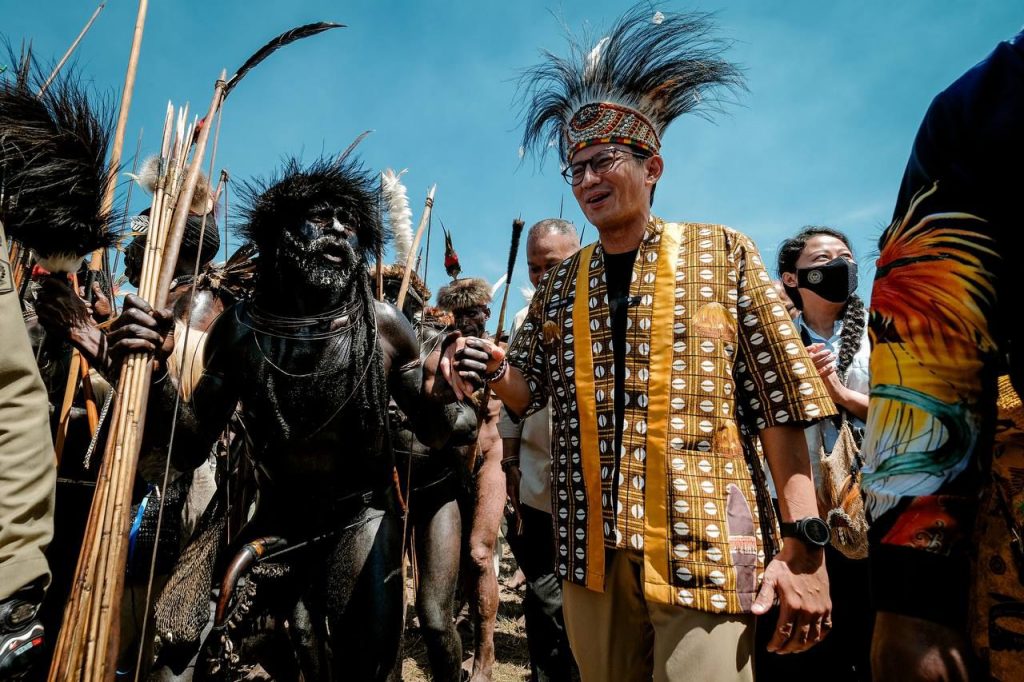 Sandia-Uno-saat-mengunjungi-Festival-Budaya-Lembah-Baliem-2024-di-Prop-Papua-Pegunungan