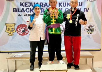 Sultan-Hakim-Hendarto-didampingi-Hendri-Hendarto-dan-Aisah-Susan-foto-Ist