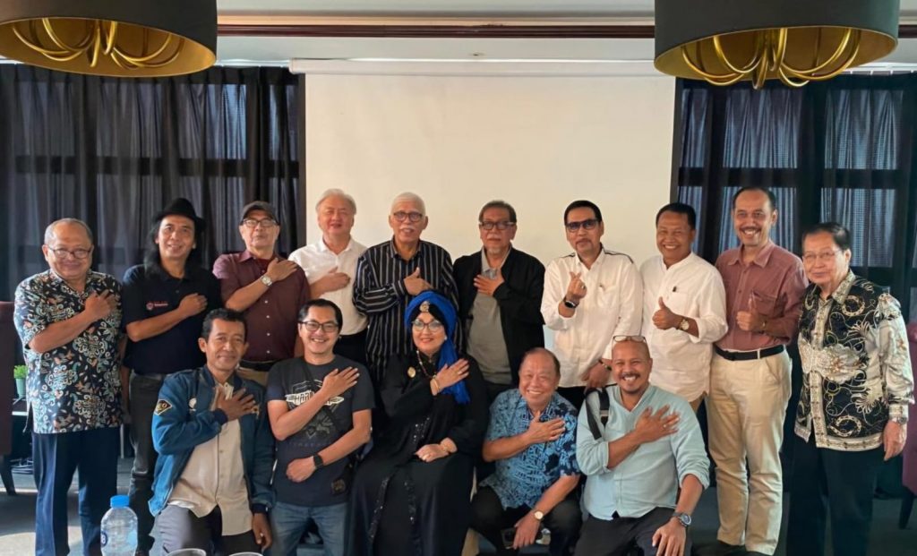 H-Deddy-Mizwar-bersama-Organisasi-Film-Nasional-Akan-Undang-Menteri-Kebudayaan-Fadli-Zon