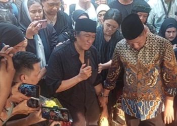 Ikang-Fawuzi-usai-pemakaman-istri-tercinta-Marissa-Haque