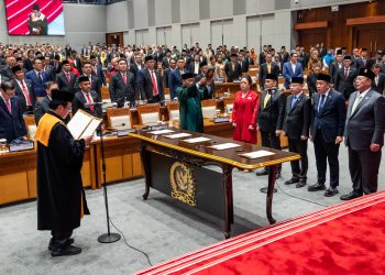 Puan-Maharani-Ketua-DPR-dan-wakil-ketua-DPR-periode-2024-2029-diambil-sumpah-dalam-Rapat-Paripurna-Pembukaan-Masa-Sidang-1-Tahun-Sidang-2024-2025.-Ft-Duduh-Suhendra