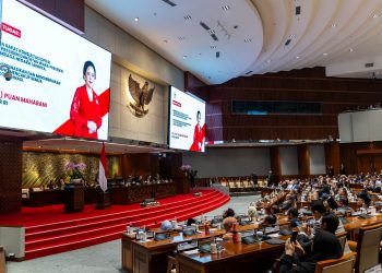 Puan-Pimpin-Rapat-Paripurna-Penetapan-Penempatan-Fraksi-Fraksi-pada-Pimpinan-AKD-DPR-RI