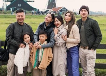 Gading-Marten-kenalkan-Medina-Dina-pada-Gisel-dan-Gempi-saat-liburan-ke-Belanda-ft-Instagram