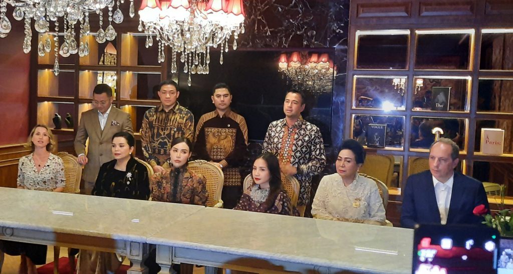 Raffi-Ahmad-dan-rekan-rekan-bisnisnya-buka-cabang-restoran-LE-NUSA-di-Jakarta