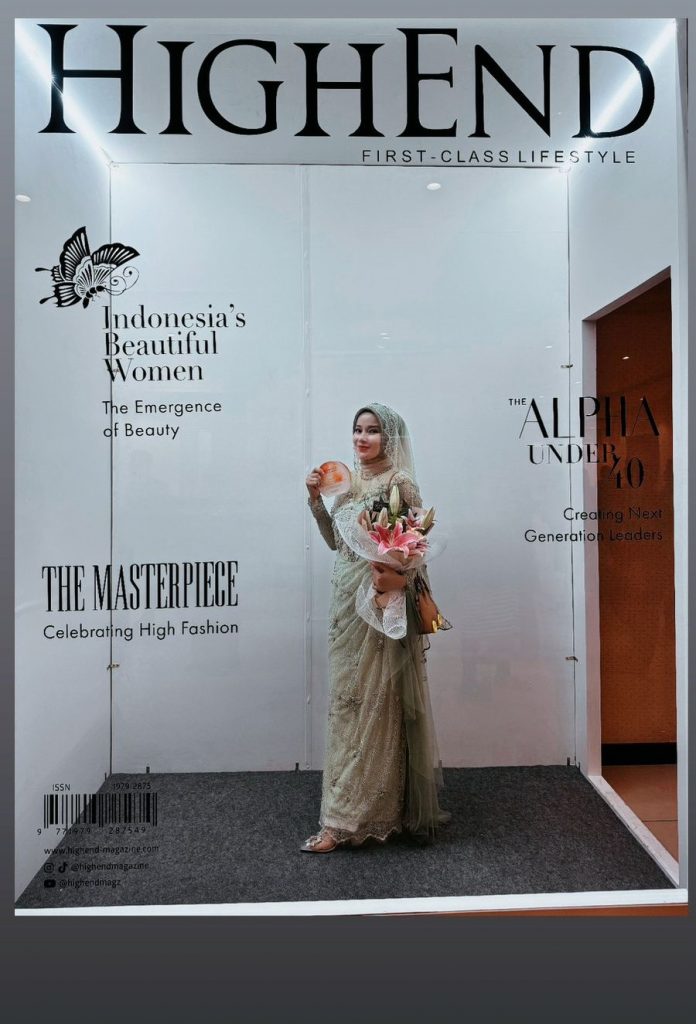 dr-Ayu-4-kali-menerima-penghargaan-dari-HighEnd-Magazine