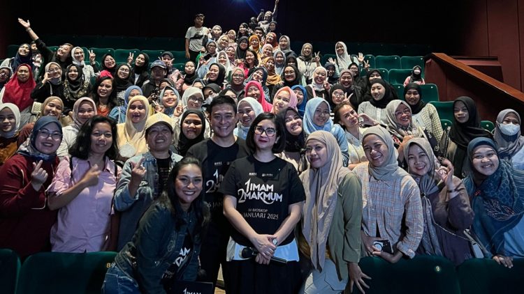 Nobar Film 1 Imam 2 Makmum Dipadati Penonton Saat Penayangan Perdana