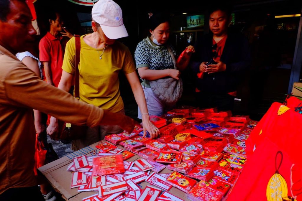 Angpau-Imlek-dengan-Gambar-Shio-Ular-Kayu-Banyak-dicari-Warga-ft-DSP