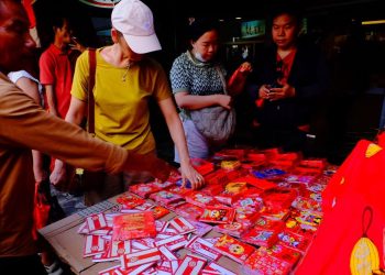 Angpau-Imlek-dengan-Gambar-Shio-Ular-Kayu-Banyak-dicari-Warga-ft-DSP