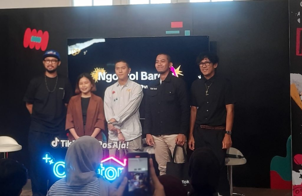 Iqbal-Ramadhan-bersama-tim-kreatif-Vindes