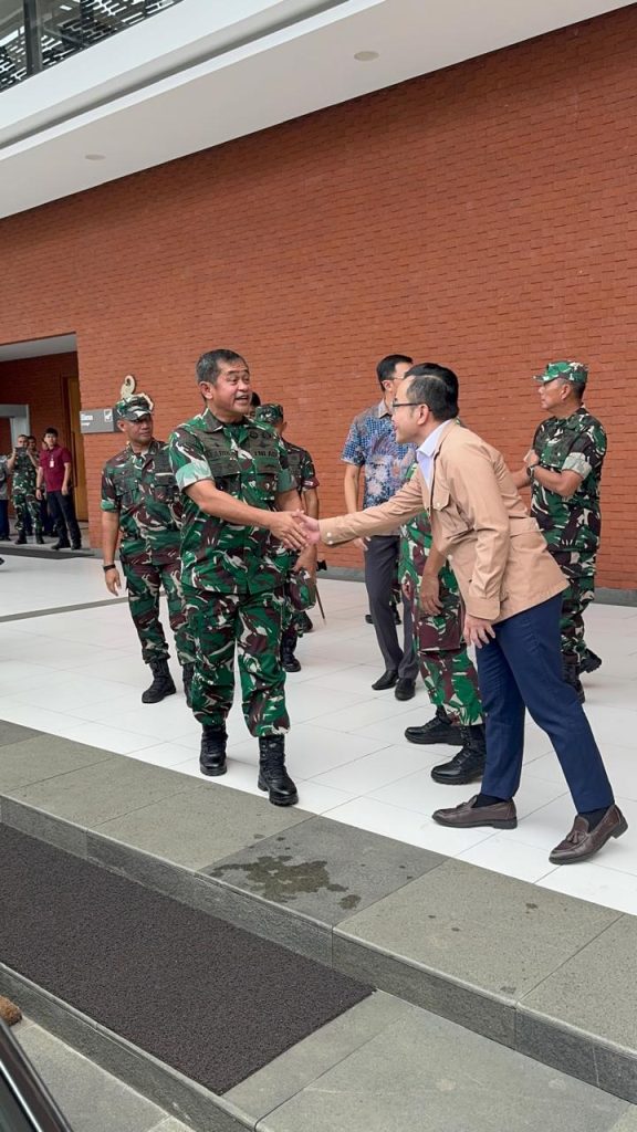 Stephen-Wongso-Saat-Persiapan-Pasukan-Paspamres-ke-India-ft-Is