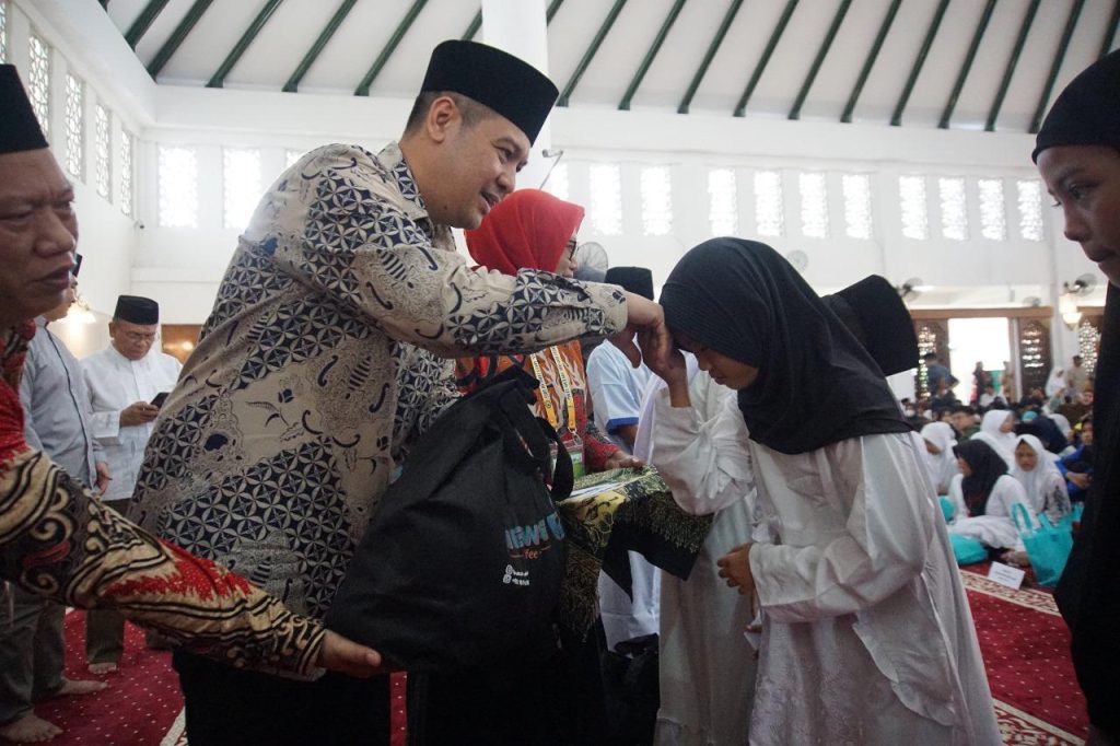 Andri-Cahyono-Wibowo-Menyantuni-1058-Anak-Yatim-dan-Duafa-di-Mesjid-Akbar-Kemayoran-Jakarta-Pusat-ft-DSP