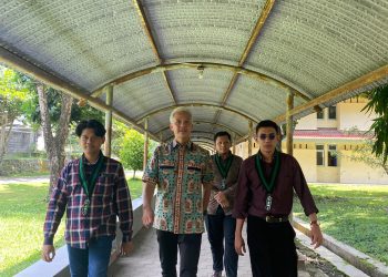 Ganjar-Pranowo-bersama-HMI-Bulak-Sumur-Syamil-Shaya-Basayef-kiri-Bhram-Kusuma-kanan-dan-Firza-Akbar-belakang