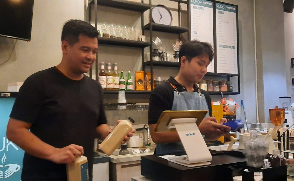 Andri-Cahyono-Wibowo-LikeWise-Coffee-