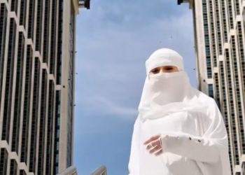 Celine-Evangelista-Saat-Menunaikan-Ibadah-Umrah-ft-@celine_evangelista