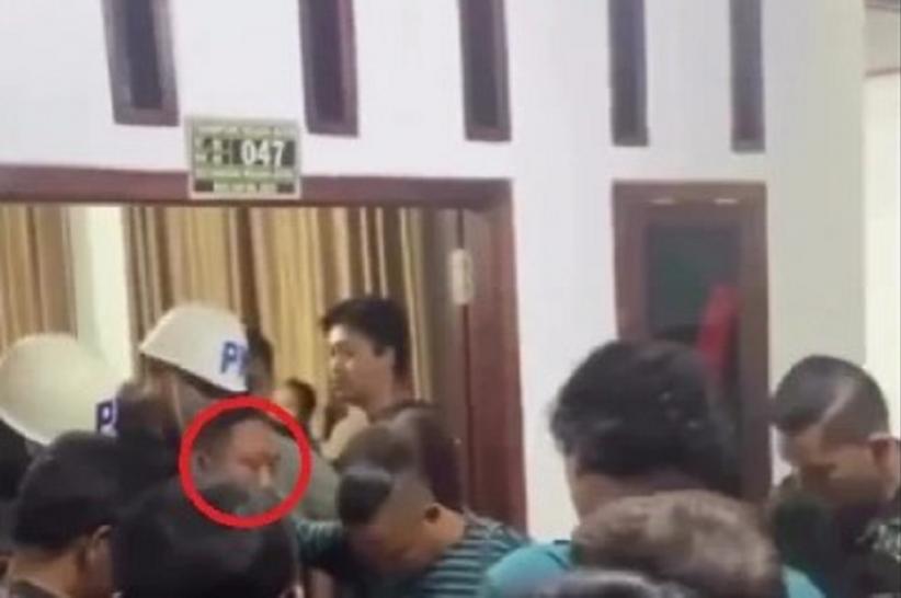 Tangkapan-layar-penangkapan-pelaku-penembakan-polisi-way-kanan