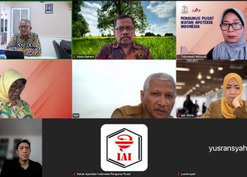 Apt-Noffendri-Roestam-S.Si-Ketua-Umum-Pengurus-Pusat-Ikatan-Apoteker-Indonesia-PP-IAI-Dukung-Program-Presiden-Prabowo