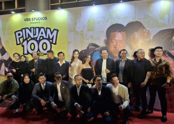 Bamsoet-Bersama-Pemain-di-Gala-Primier-Film-Pinjam-100-ft-Ist