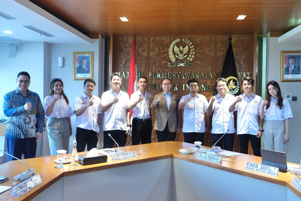 Wakil-Ketua-MPR-Dr.Eddy-Soeparno-SH-MH-Menerima-Kunjungan-HIMPI-PT-Universitas-Gajah-Mada-dipimpin-Muhammad-Fadil-La-Hadalia-ft-Ist