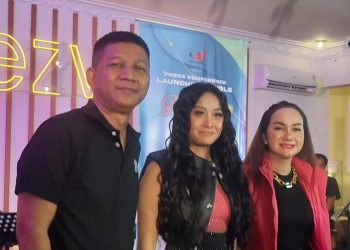 Rowman-Ungu-bersama-Ayu-dan-Dhea-Duo-Molek