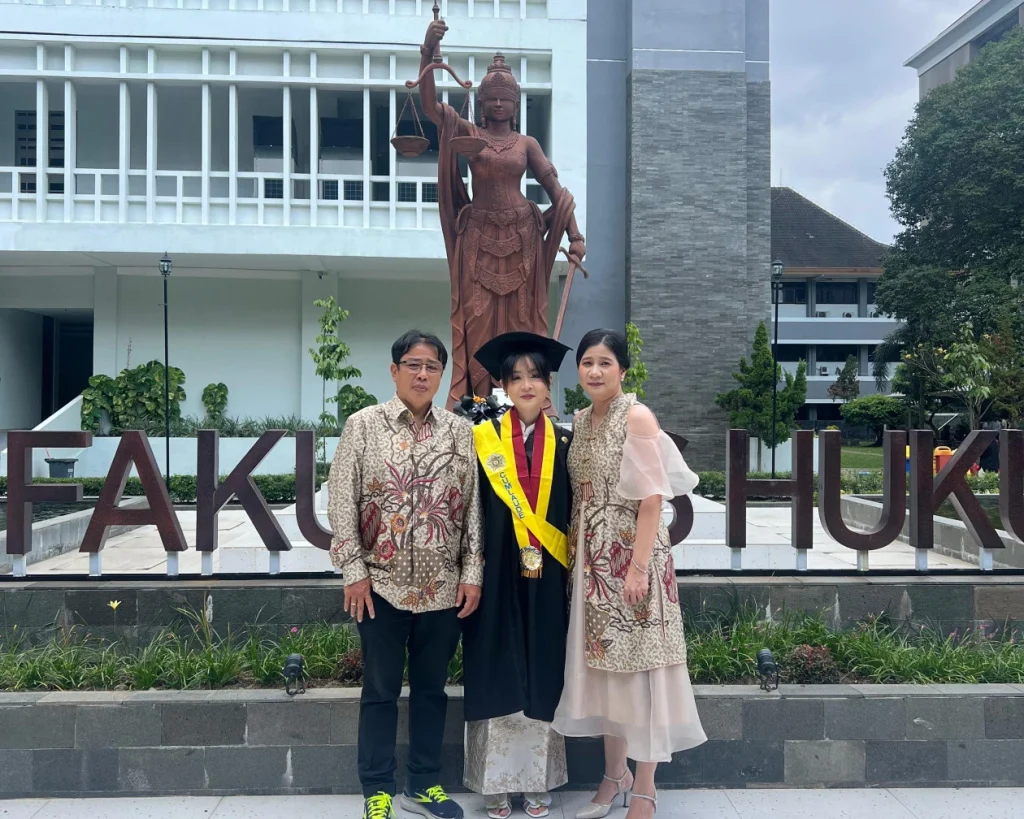 Stephani-Gabriella-bersama-kedua-orangtua