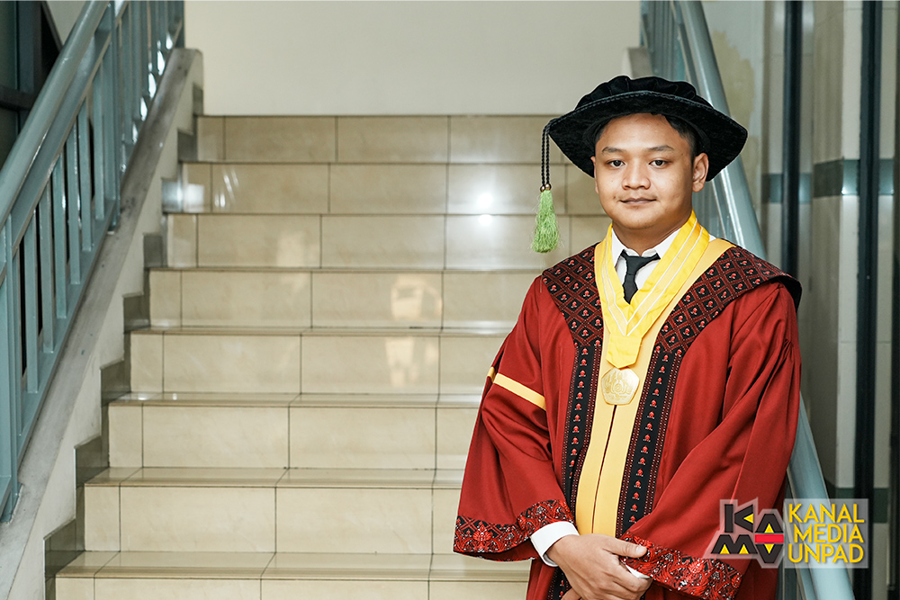 Dava-Adila-Syuaib-Wisudawan-Termuda-Fakultas-Kedokteran-Undap