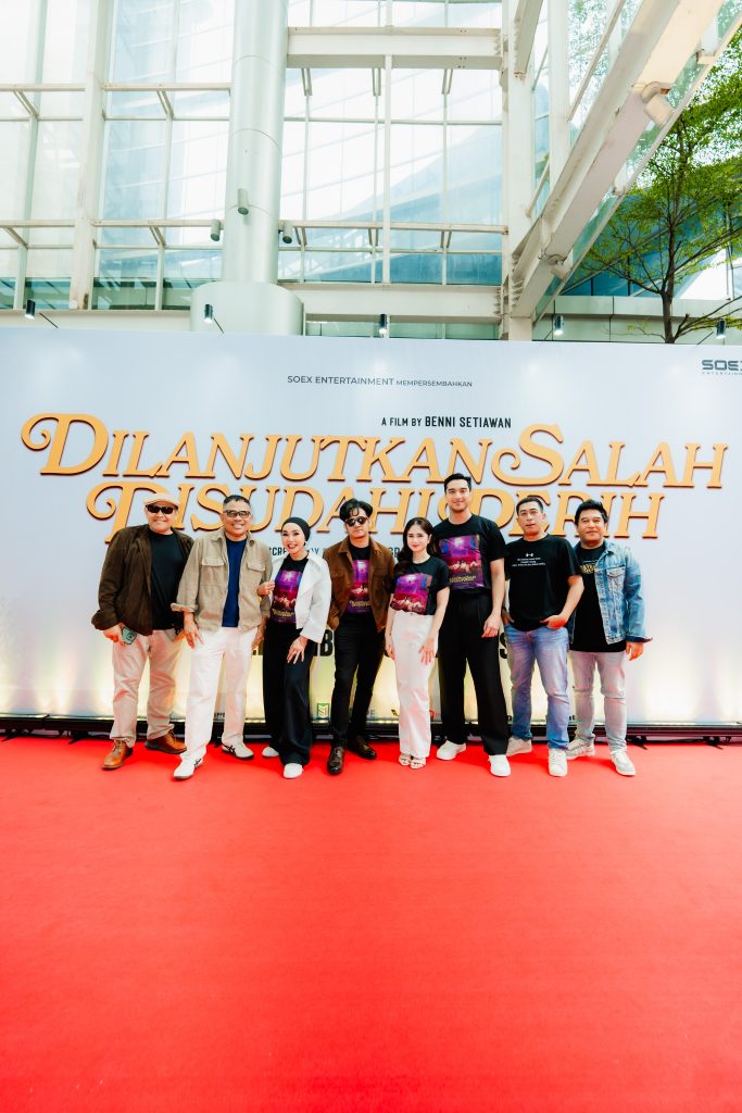 Garin-Nugroho-bersama-pemain-Dilanjutkan-Salah-Disudahi-Perih