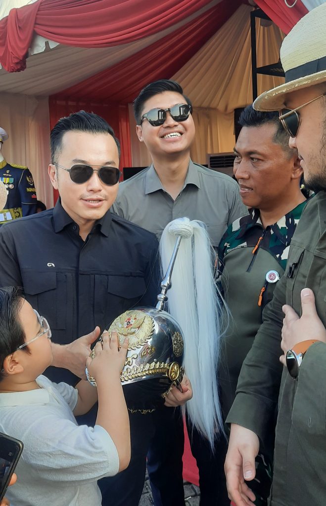 Stephen-Wongso-Ceritakan-Detil-Helm-Pasukan-Berkuda-ft-Cakraline-