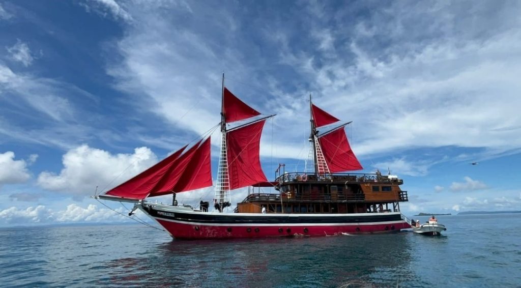 Wisata-Bahari-Raja-Ampat.j