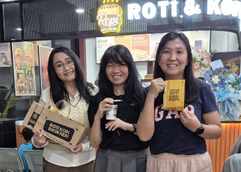 Sicilia-Darsono-_tengah-bersama-Sahabat-Lidya-dan-Grace-ft-cakraline