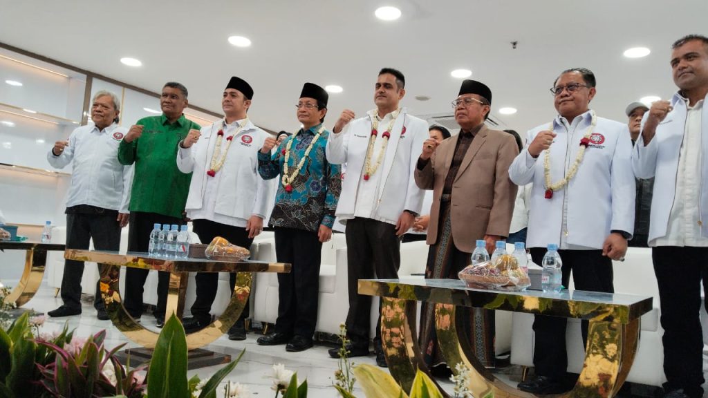 Menteri-Agama-Dr.-H.-Nazarudin-Umar-Ketua-Umum-PRI-M.-Nazarudin-serta-Sekretaris-Jenderal-PRI-Aditya-Yusma.-ftIst